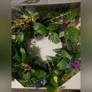 Aldis Mini -wreath Vibrant Floral Wreath with Greenery